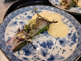Dish with asparagus made by Chef Igawa