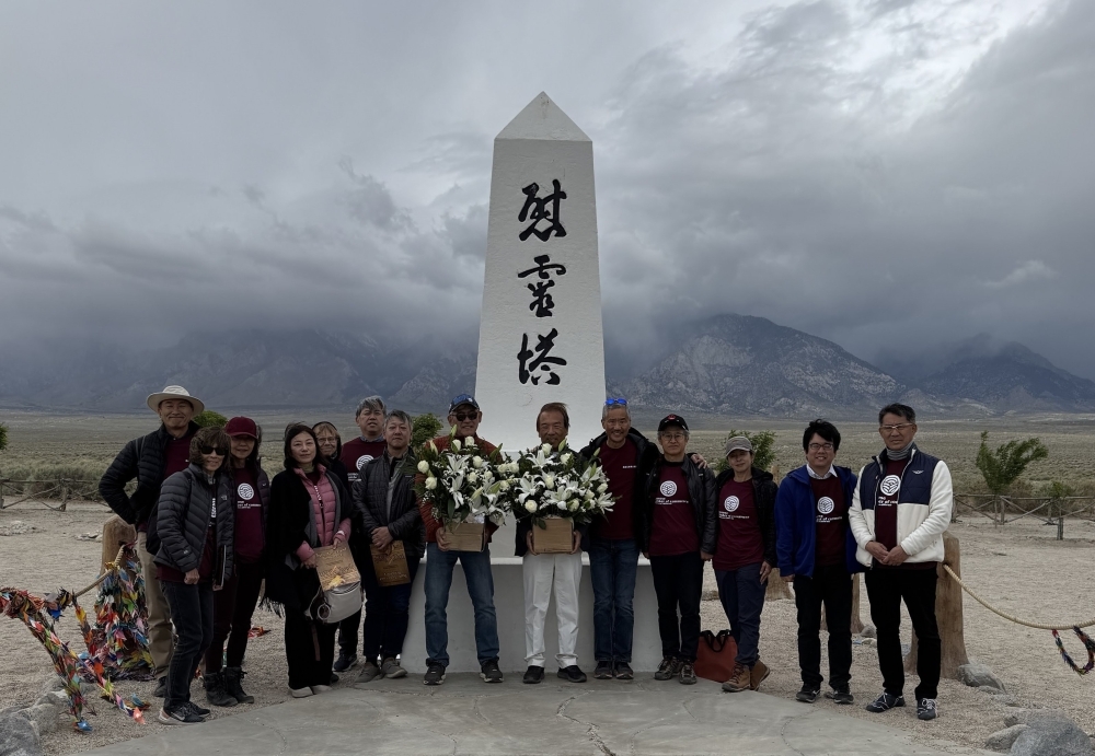 JCCNC tour participants at Manzanar