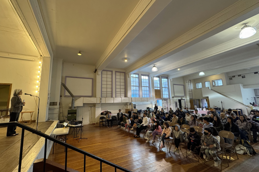 Consul Hagiwara gives remarks